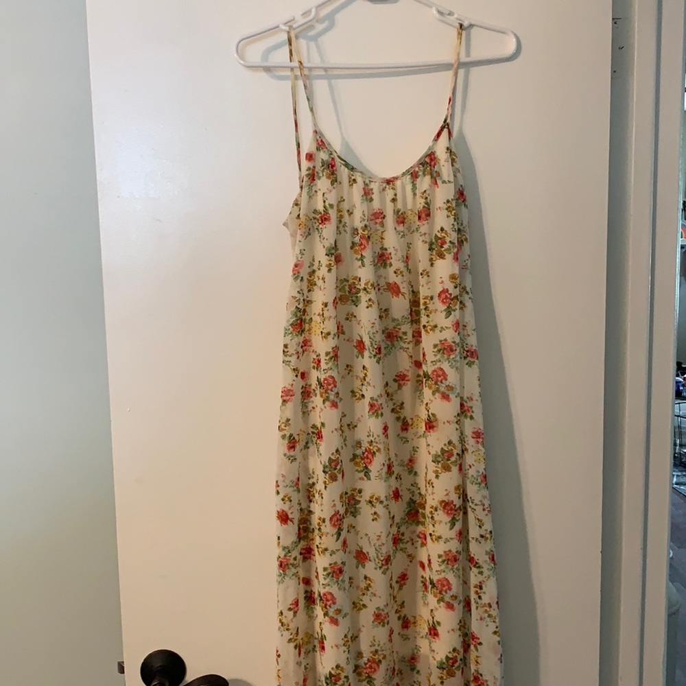 Beautiful maxi dress!